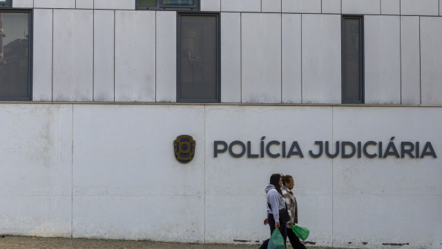 Morto a tiro em Almada é do Bangladesh. Filhas menores assistiram à morte