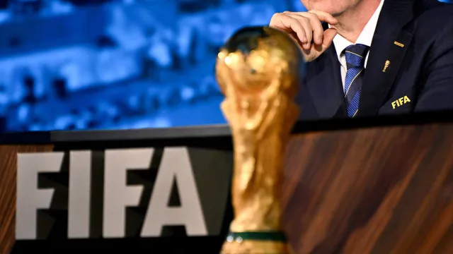 
                    Ligas Europeias acusam FIFA de governação opaca e unilateral
                