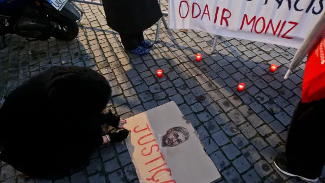 
                    Polícia que matou Odair Moniz continua suspenso de funções
                