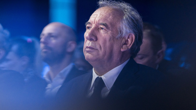 Bayrou ouvido em maio por comissão sobre violência sexual em liceu