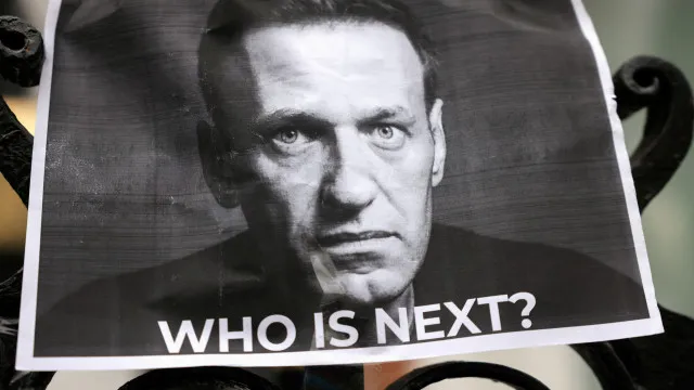 
                    Reino Unido sanciona russos ligados ao envenenamento de Navalny
                