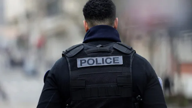FranÃ§a: Arrancou parte da lÃngua ao marido com um beijo e atropelou-o