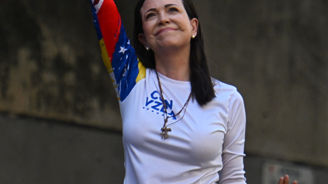 Corina Machado anuncia em manifestação 