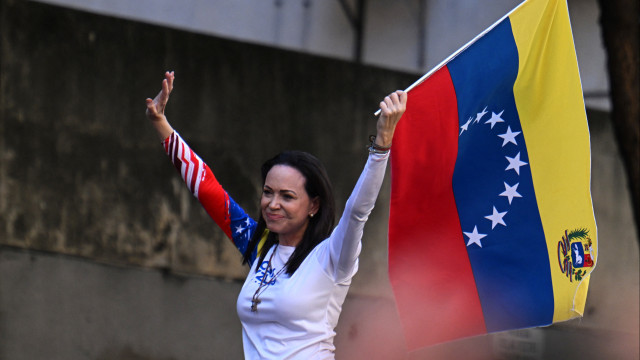 María Corina Machado terá saído da Venezuela de barco