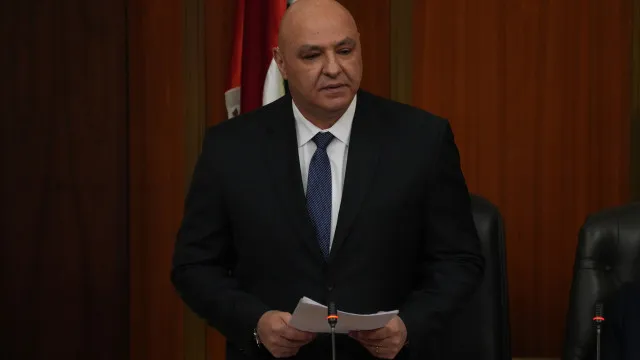 
                    Presidente libanês condena 