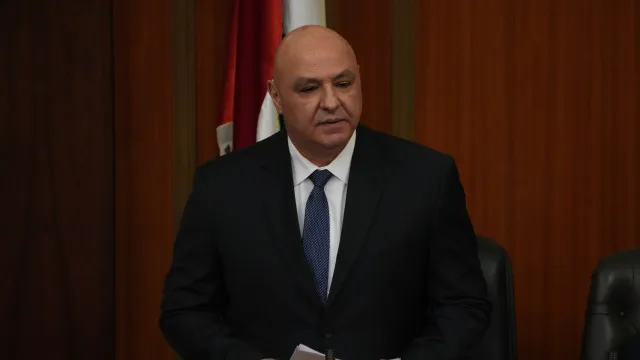 
                    Médio Oriente: Líbano procura 