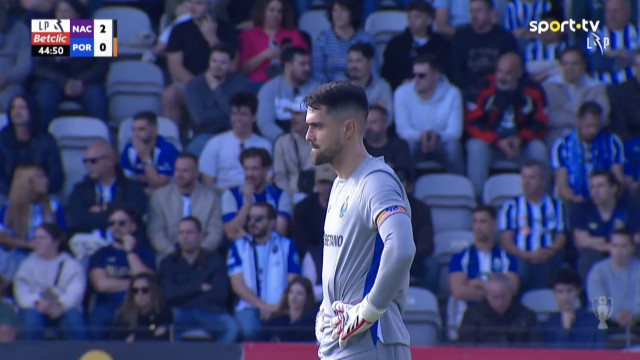 Diogo Costa nem quer acreditar... FC Porto sofre 2.º golo na Choupana