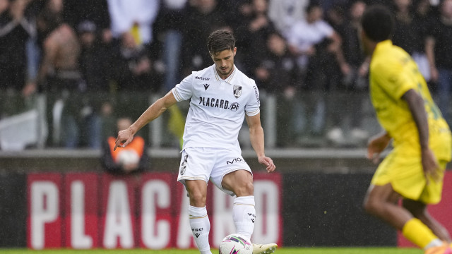 Vitória SC fatura oito milhões de euros e gasta quatro em transferências