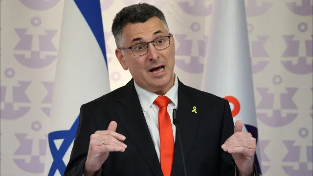 
                    Israel demarca-se do adiamento de eleições palestinianas
                