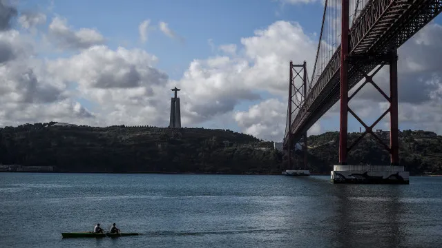 ManutenÃ§Ã£o da 25 de Abril custa em mÃ©dia cerca de 1,6 milhÃµes por ano