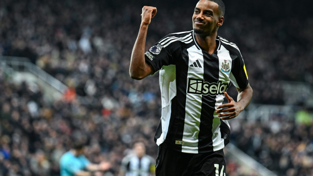 Liverpool quer dar 140 milhões por Isak, mas Newcastle não quer vender