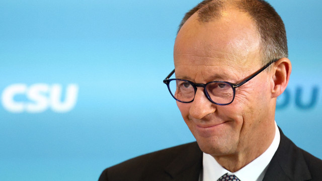 Merz adverte Rússia para novas sanções se 