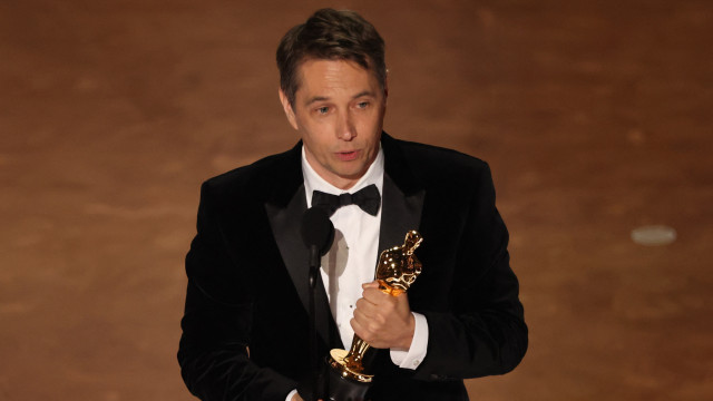 AO MINUTO: Filmes 'Anora' e 'Wicked' já têm um Óscar (cada um)