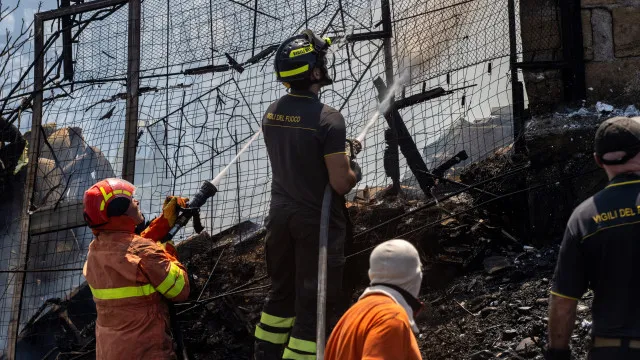 Fogo sob escombros dificulta buscas por cinco desaparecidos na SicÃlia