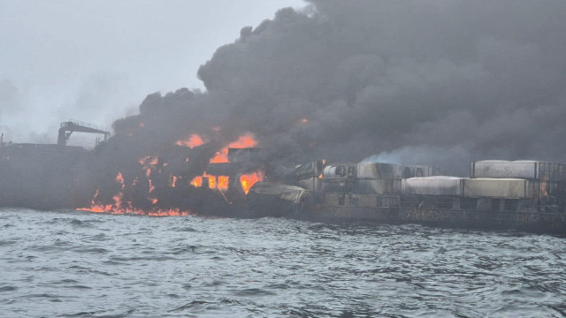 Cargueiro português colide com petroleiro ao largo do Reino Unido