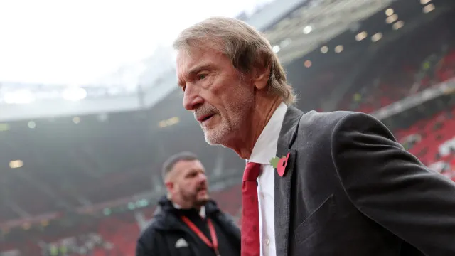 
                    Jim Ratcliffe queixa-se da imigração e causa bronca no Manchester United
                
