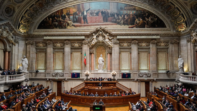 AO MINUTO: 