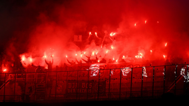 Adeptos do Benfica não aprendem e arriscam novo castigo da UEFA por isto