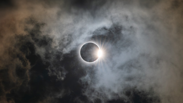 Vimioso prepara atividades para o eclipse do sol e distribui óculos