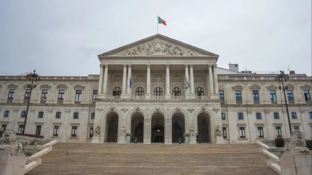 
                    Parlamento chumba propostas para reforçar atividade das amas
                