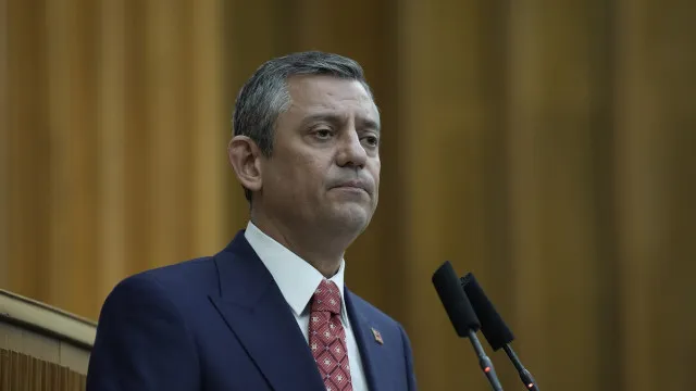 LÃder da oposiÃ§Ã£o turca demite-se formalmente de partido histÃ³rico