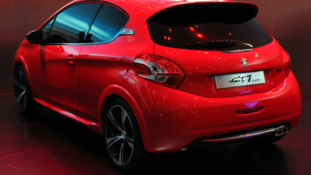 A sigla GTi regressa à Peugeot (mas não como antes)