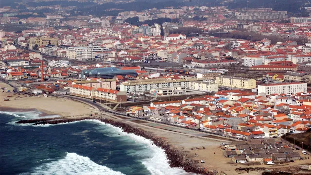
                    Exibição de hoje do Air Invictus em Espinho adiada devido ao mau tempo
                