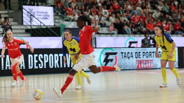 naom_67e97d44f0057 Desacatos interrompem por meia hora jogo feminino do Nun'Álvares-Benfica