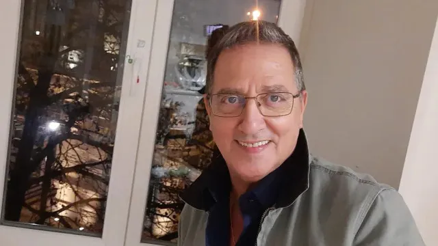 
                    Domingos, de 