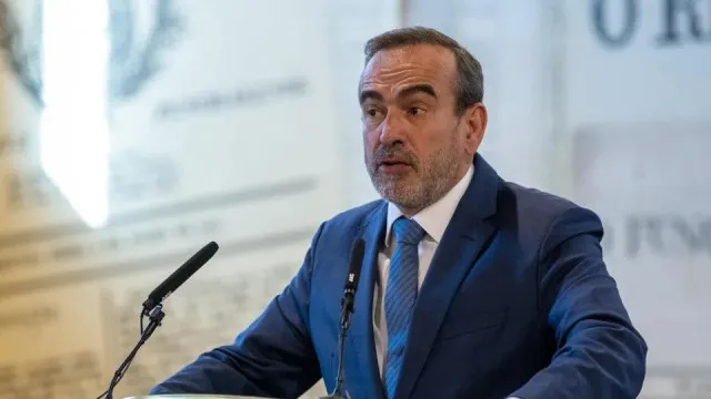 PSD diz que autonomia dos Açores e Madeira é "obra inacabada"