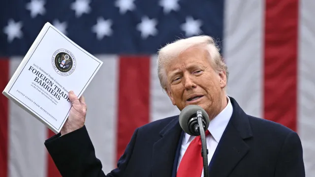 
                    Tribunal determina que tarifas temporárias de 10% impostas por Trump são ilegais
                