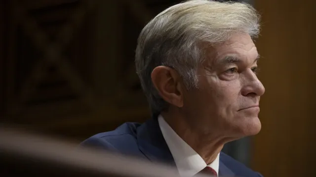 Dr. Oz elogia "saúde espetacular" de Donald Trump: "Muito meticuloso"