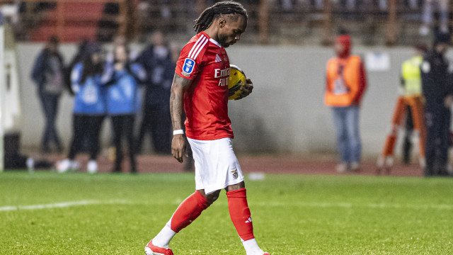 Oficial: Renato Sanches deixa o Benfica e regressa ao PSG