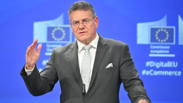 
                    Bruxelas espera aval rápido na UE sobre acordo com EUA após negociações falhadas
                