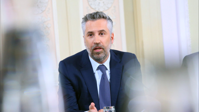 Lei da greve? Pedro Nuno acusa Montenegro de 