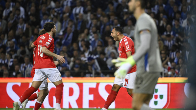 Pavlidis afasta FC Porto do título e Benfica pressiona Sporting no topo