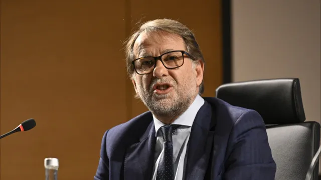 
                    Governo 