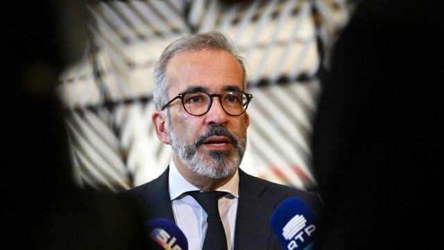 Atrasos? Ministro garante que nenhum imigrante 