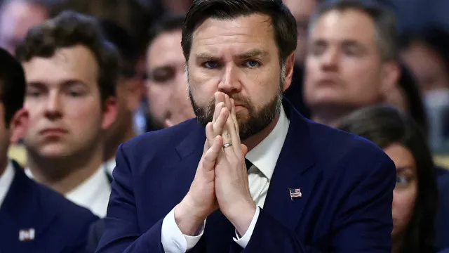 
                    Vance ainda em Washington agrava incerteza sobre negociações no Paquistão
                