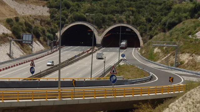 
                    Incêndio em viatura no Túnel do Grilo parou circulação no IC17
                