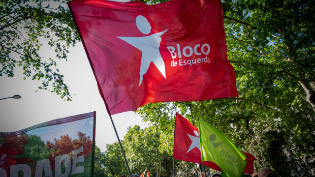 BE pede explicações sobre remoção de acampamento no Porto