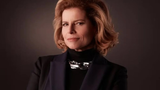 Debora Bloch reúne fãs de 'Vale Tudo' nas ruas do Rio