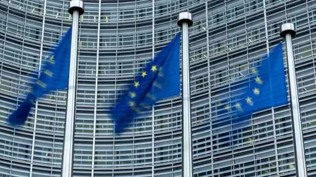 
                    Bruxelas pressiona eurodeputados e países a acordo sobre orçamento da UE
                