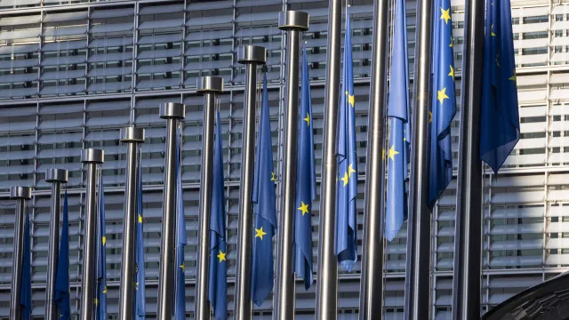 
                    Bruxelas propõe apoios a pequenos aeroportos e ajudas ao investimento
                