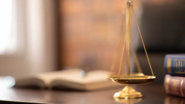 
                    Esquadra do Rato. PSP acusados de tortura e violação vão a julgamento
                