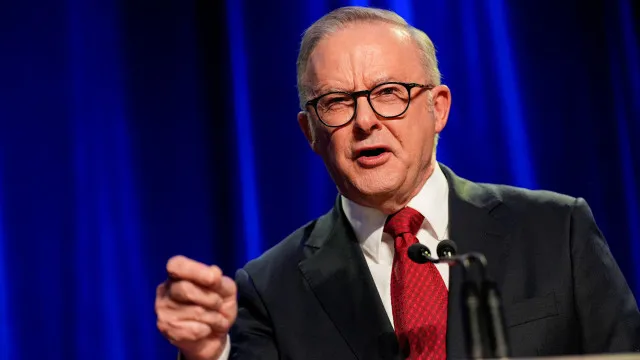 PM australiano criticado pÃ³s comentÃ¡rio "sexista" sobre Kylie Minogue