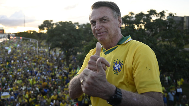 Defesa de Bolsonaro nega incumprimento (e recorre da prisão domiciliária)