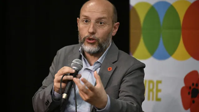 
                    Rui Tavares acusa direita de deixar cair a máscara sobre identidade de género
                