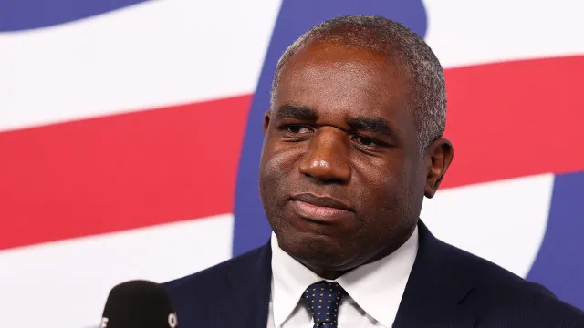 Morte de Nowak. Lammy condena Vance: "Nada a ver com migração em massa"