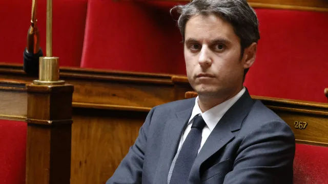 
                    França investiga interferência russa contra três figuras políticas
                